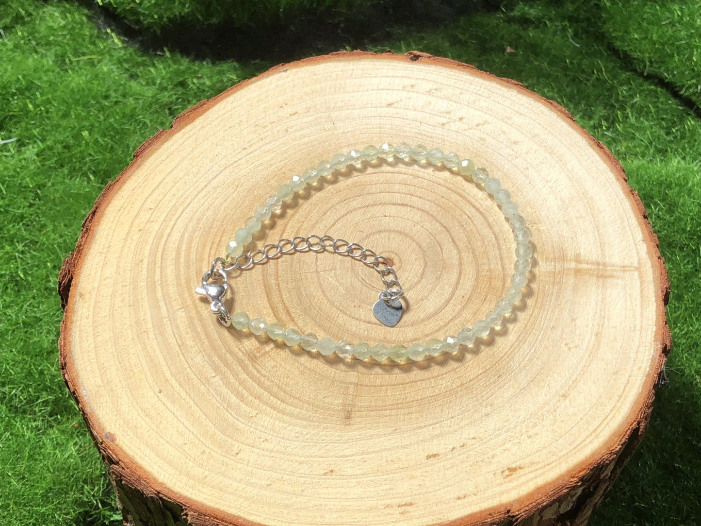 Armband aus natürlichem Prehnit, Kette aus 925er Sterlingsilber, handgefertigt.