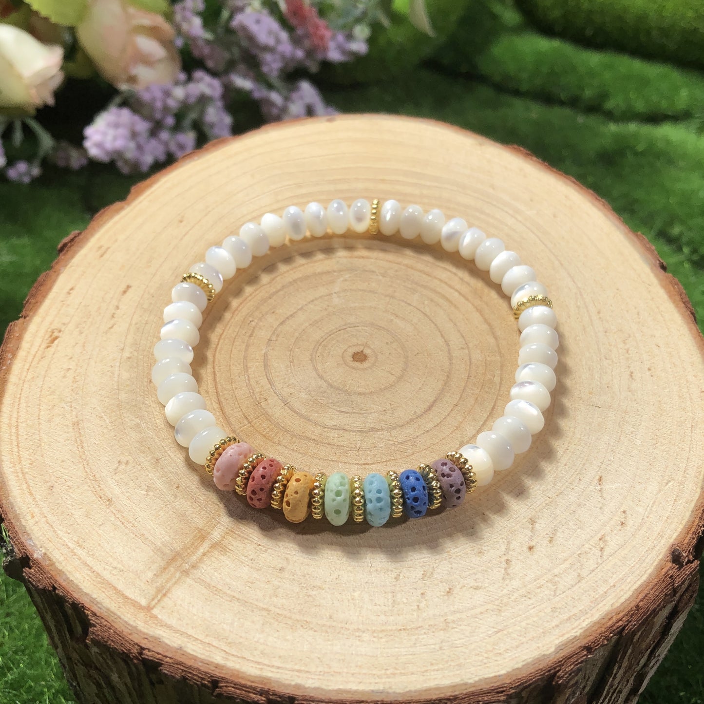 Buntes Vulkanstein Sieben Chakra weiße Muschel Tablett Armband handgefertigt