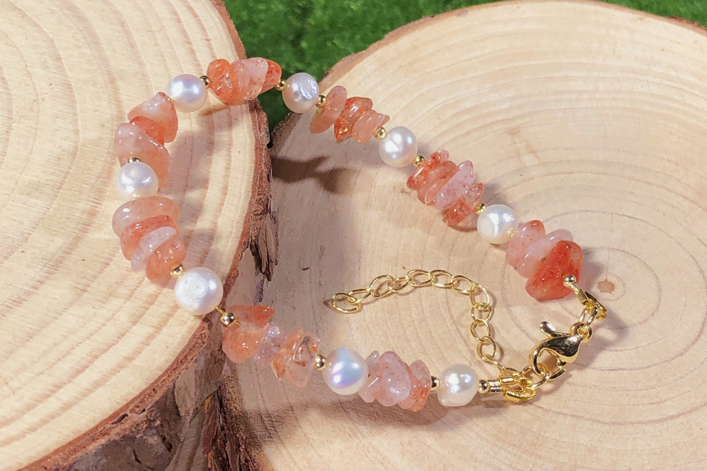 Armband aus natürlichen Süßwasserperlen und goldenem Sonnenstein, 14-karätig vergoldete Kupferkette, handgefertigt.