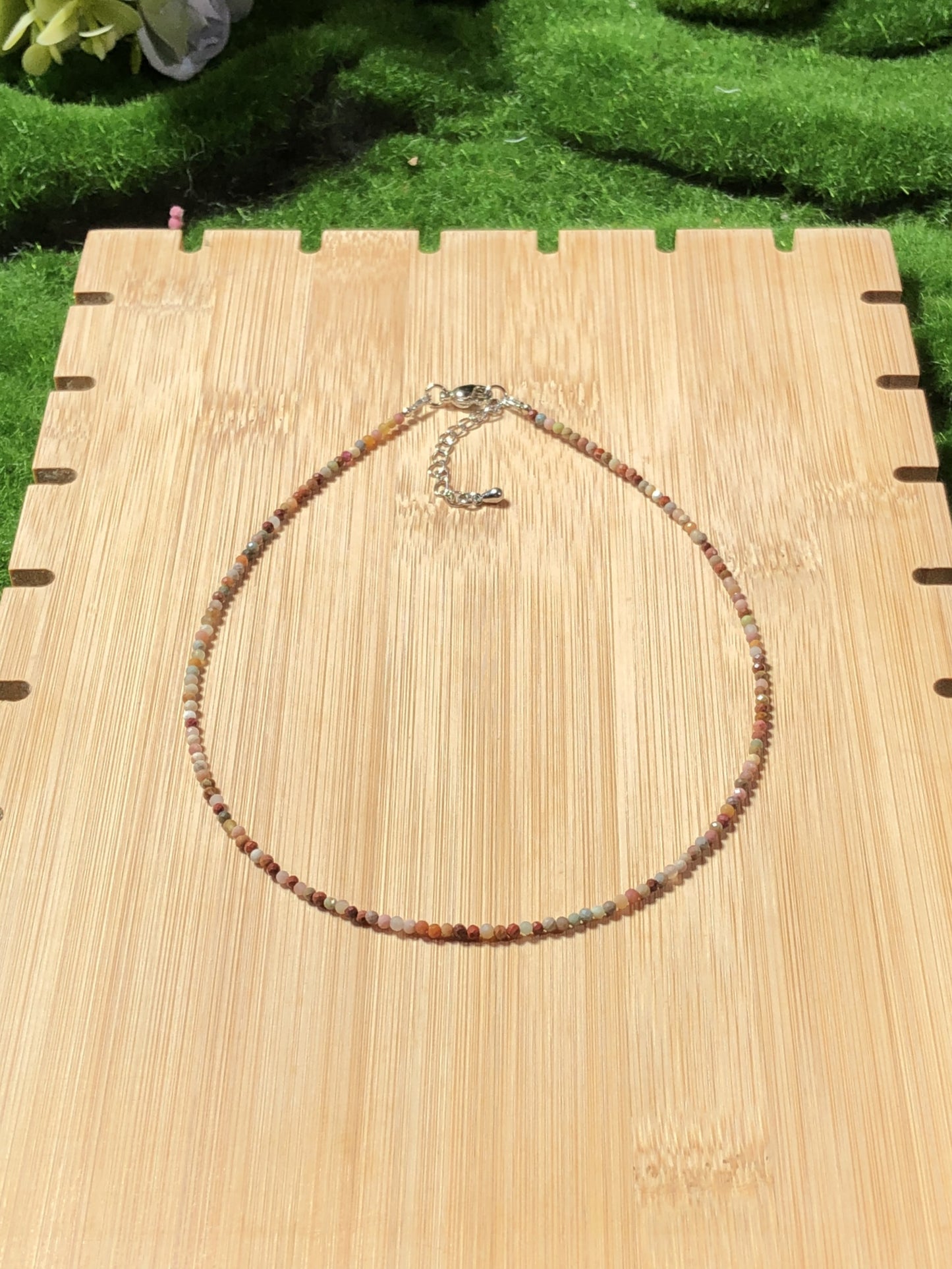 Halskette aus natürlichem Achat, kugelförmige facettierte Perlen, handgefertigt.