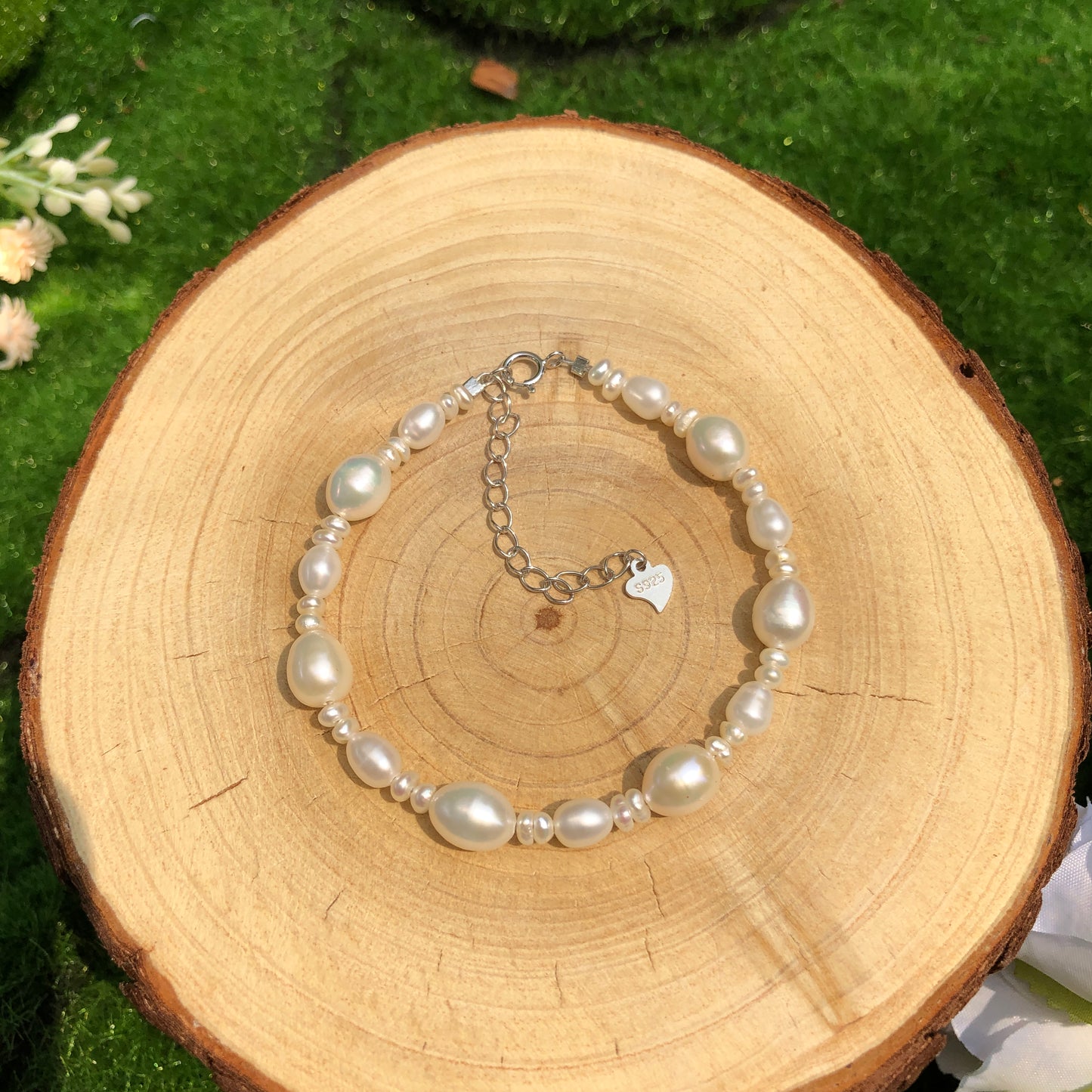 Armband aus natürlichen Süßwasserperlen, handgefertigt