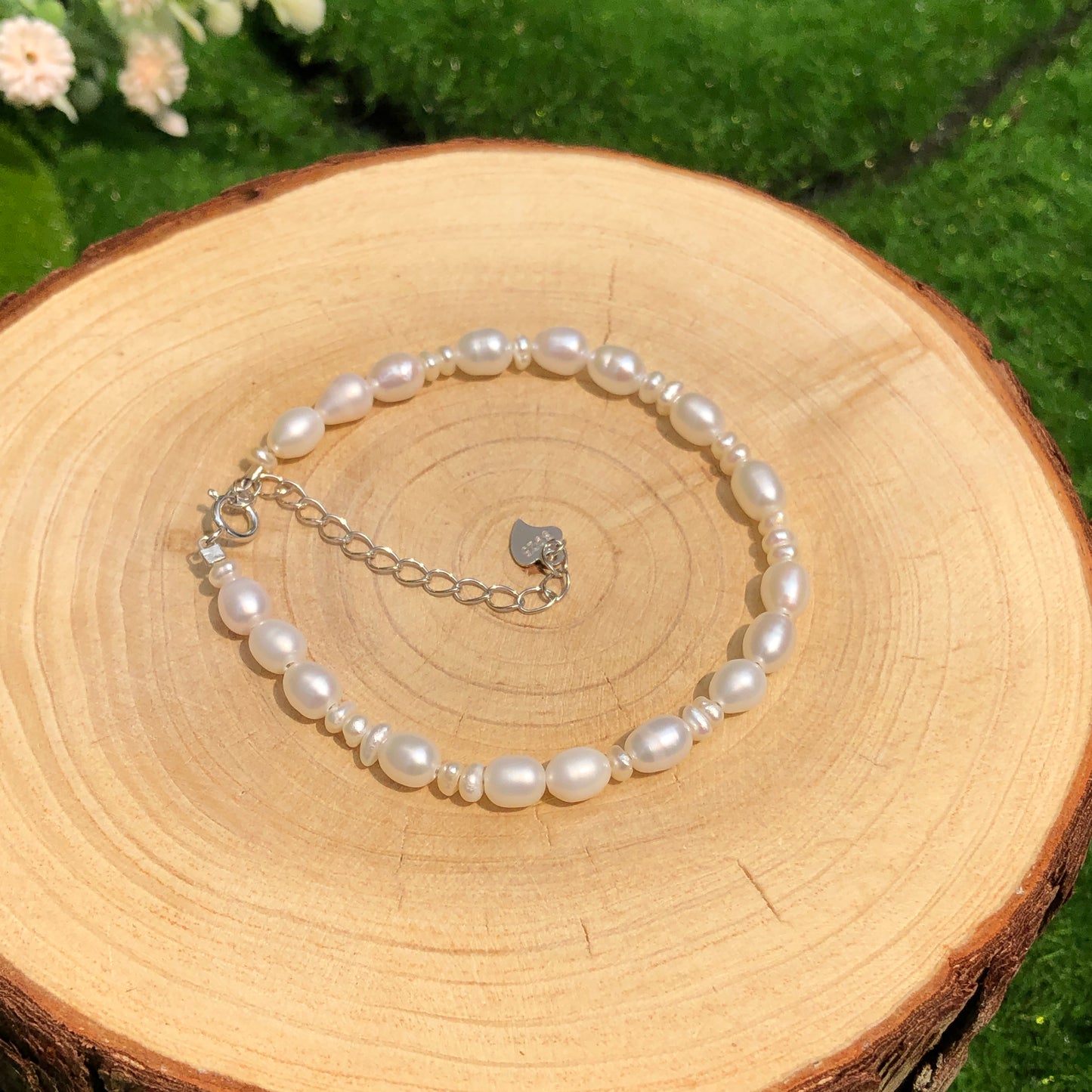 Armband aus natürlichen Süßwasserperlen, handgefertigt