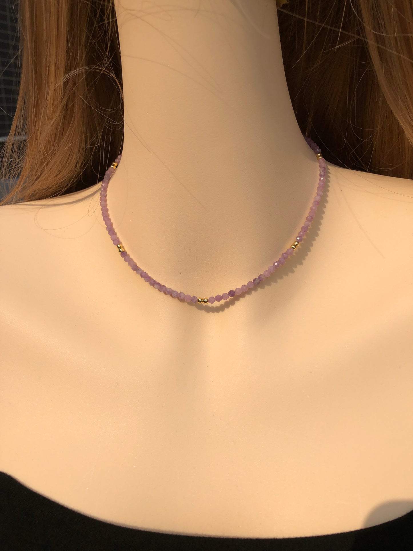 Halskette aus natürlichem Fliederstein, Kupfer vergoldet 14K, handgefertigt