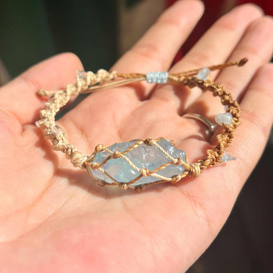 Küstenbrise - Makramee Armband Edelstein Aquamarin Armband Handgefertigtes Armband