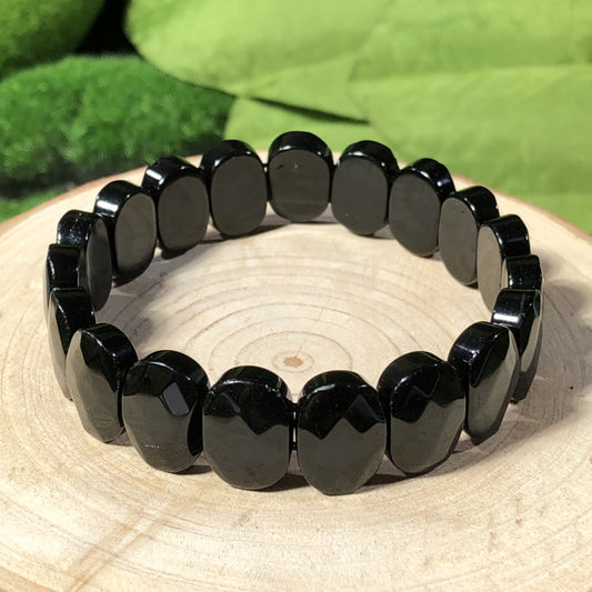 Ovales Armband aus schwarzem Achat, handgefertigt.