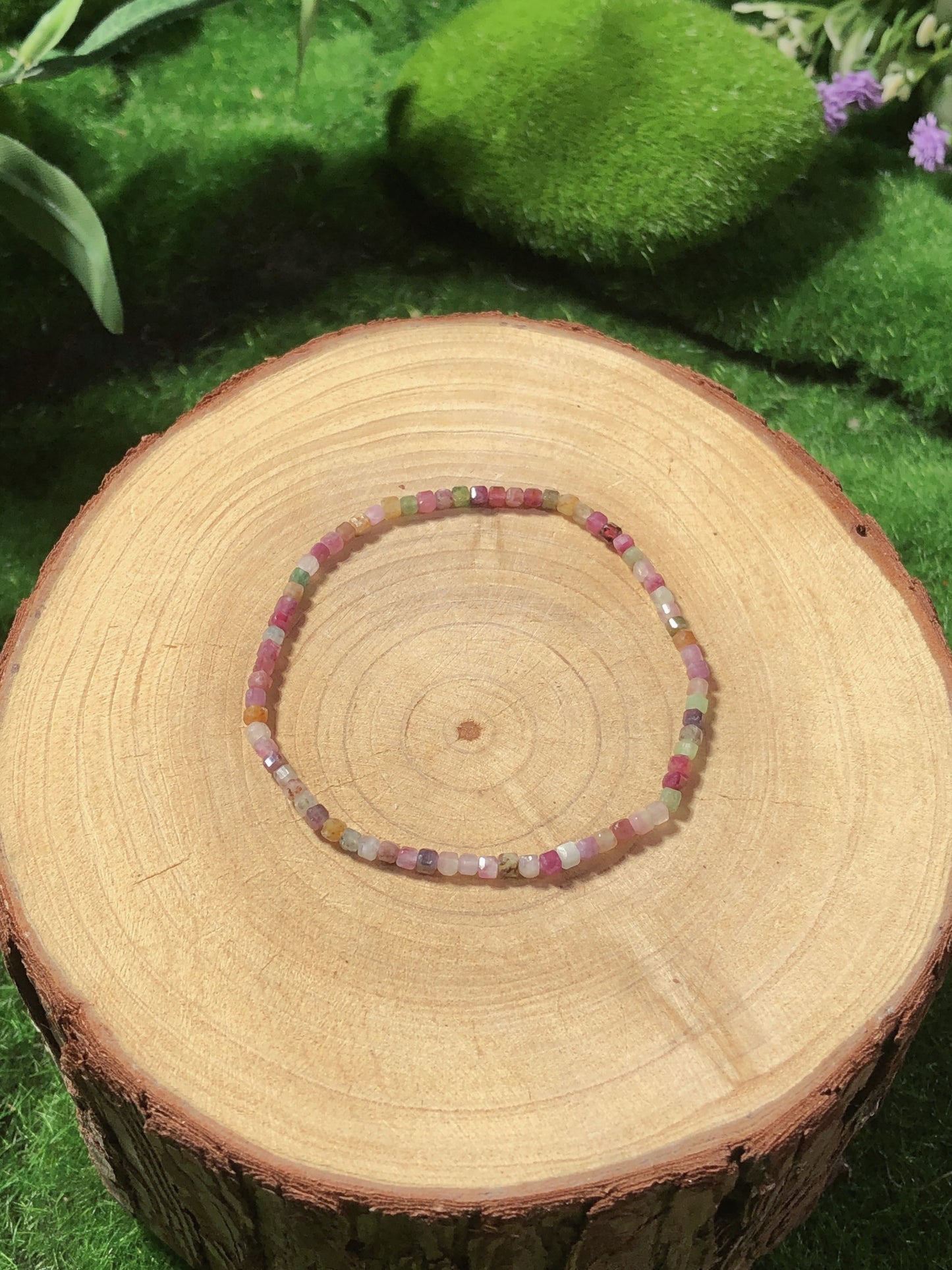 Armband aus naturfarbenem Turmalin, handgefertigt