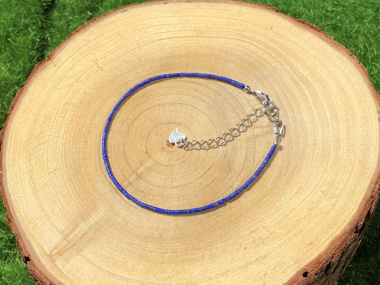 Armband aus natürlichem Lapislazuli, Kette aus 925er Sterlingsilber, handgefertigt.