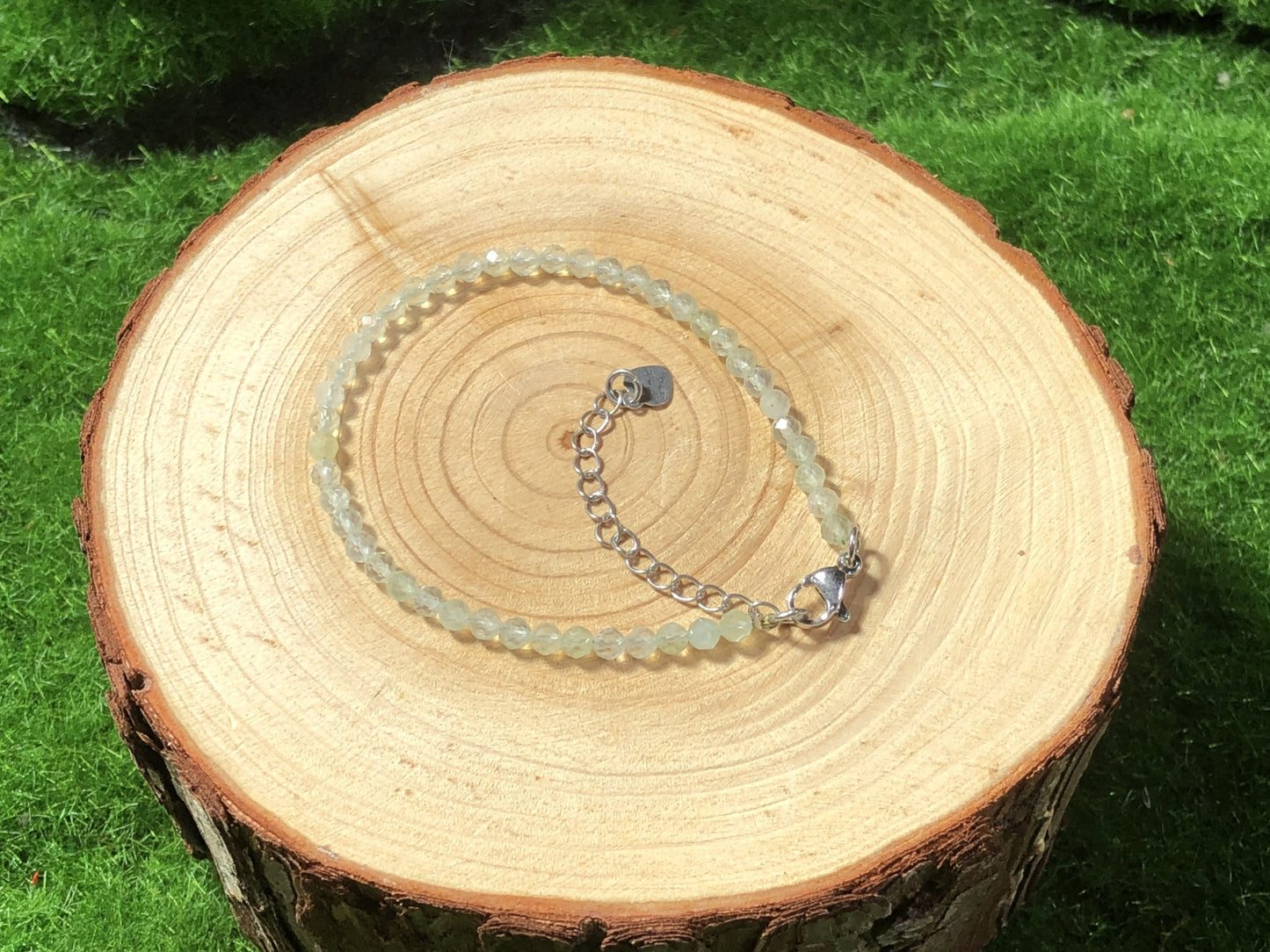 Armband aus natürlichem Prehnit, Kette aus 925er Sterlingsilber, handgefertigt.
