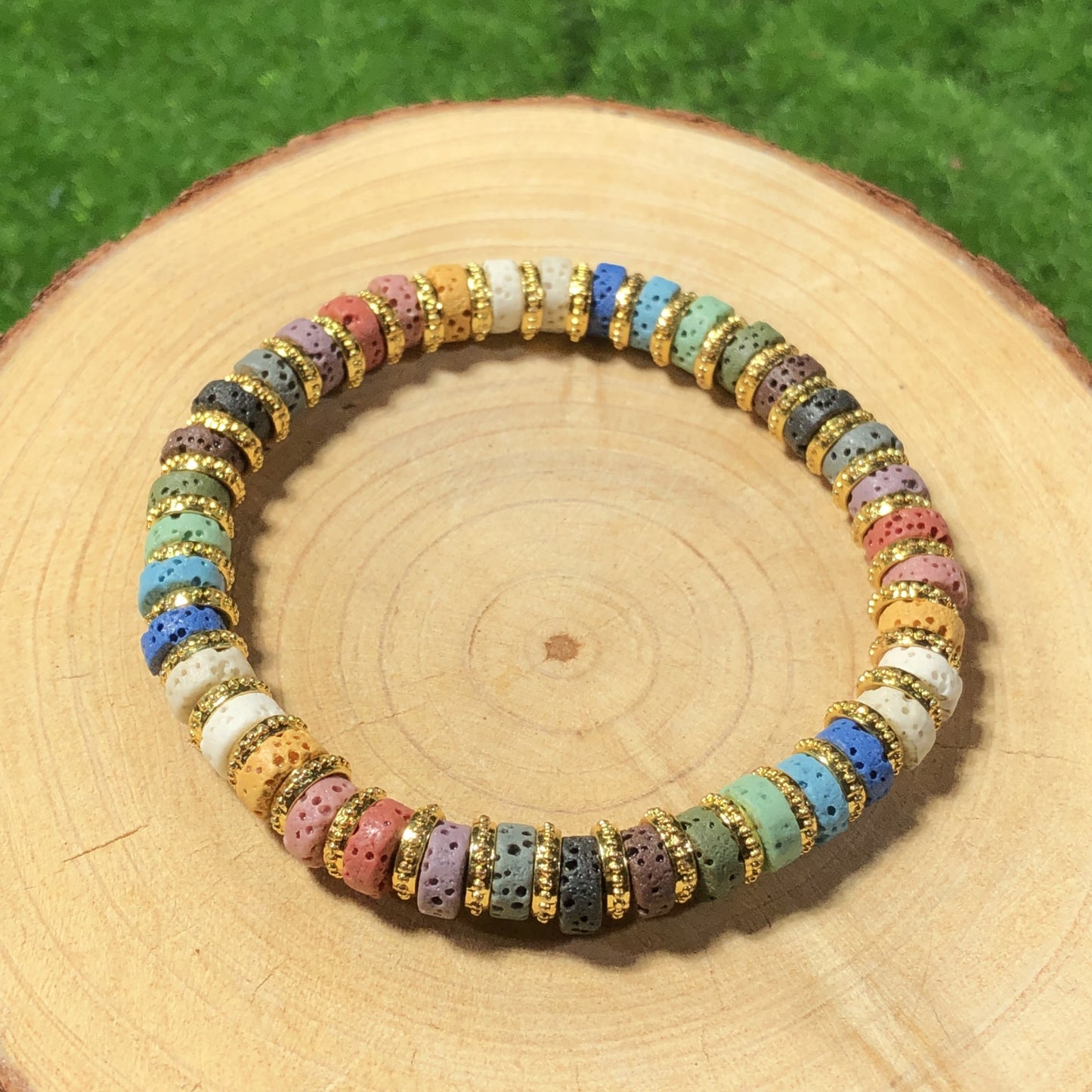 Farbenfrohes Armband aus Vulkangestein, Dopamin-Armband, handgefertigt.