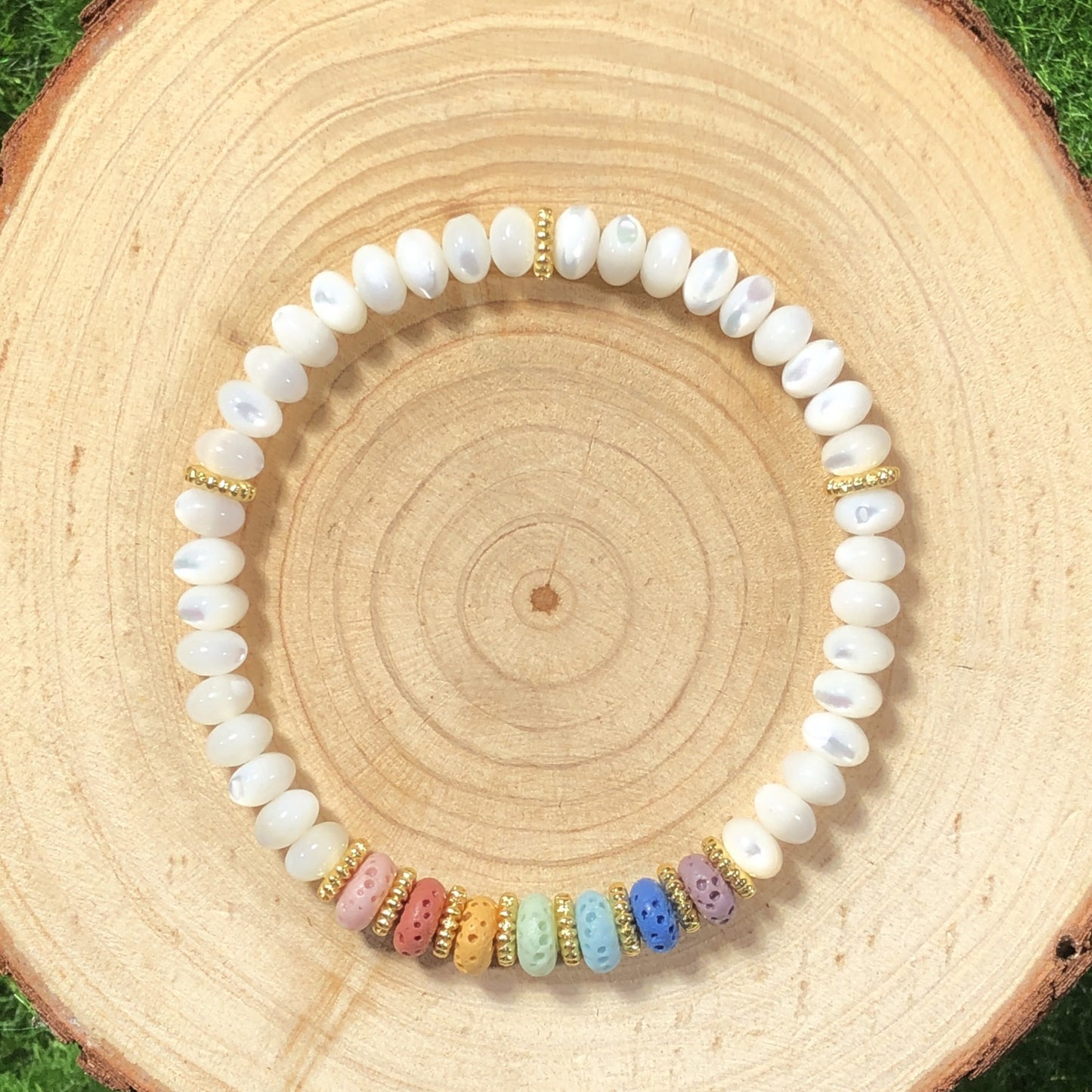 Buntes Vulkanstein Sieben Chakra weiße Muschel Tablett Armband handgefertigt