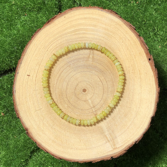 Armband aus natürlichem Zitronenjade, handgefertigt.