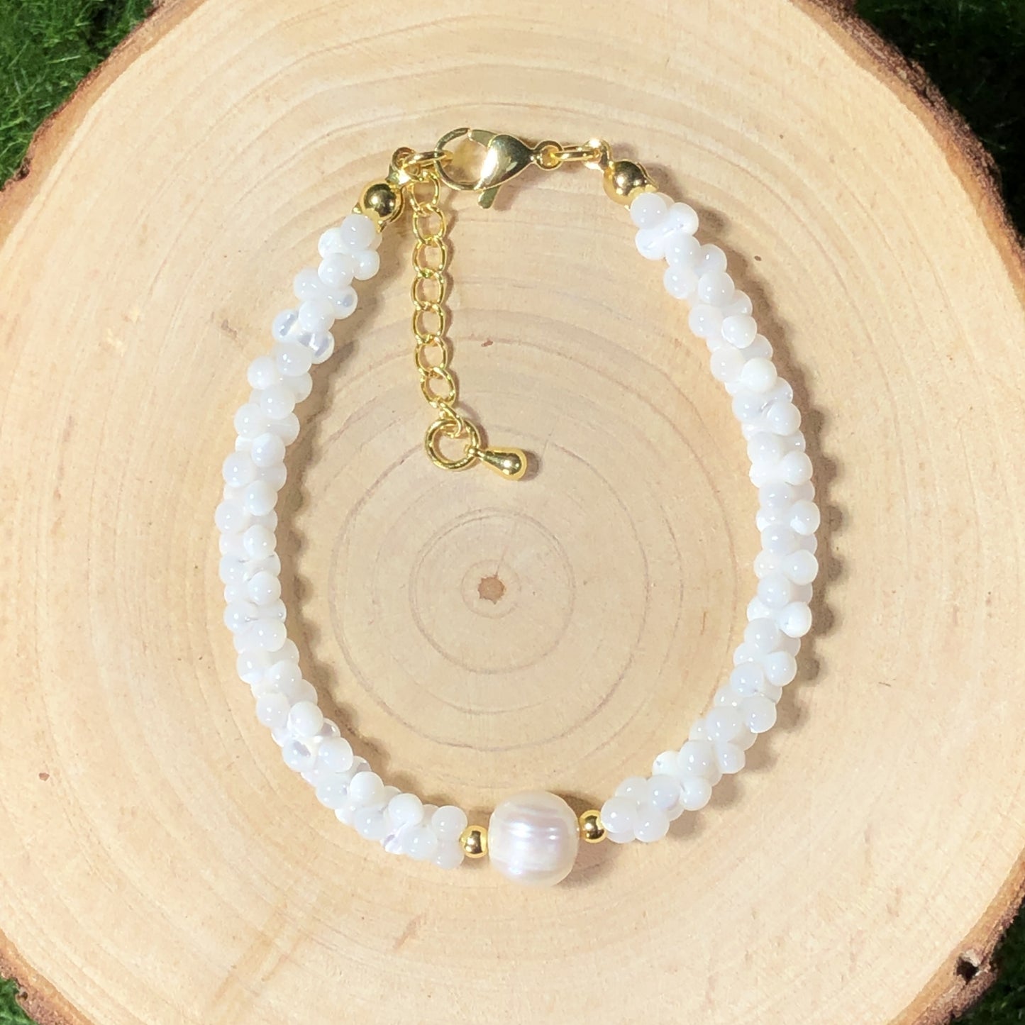 Armband mit Anhänger aus natürlicher Süßwasserperle in Katzenaugenform, kupferplattiert mit 14-karätigem Gold, handgefertigt.