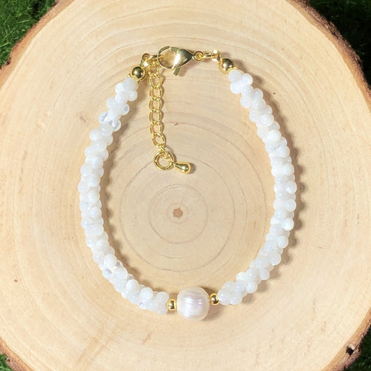 Armband mit Anhänger aus natürlicher Süßwasserperle in Katzenaugenform, kupferplattiert mit 14-karätigem Gold, handgefertigt.