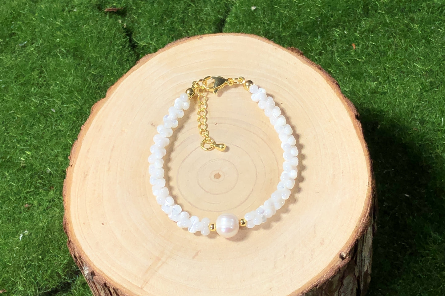 Armband mit Anhänger aus natürlicher Süßwasserperle in Katzenaugenform, kupferplattiert mit 14-karätigem Gold, handgefertigt.