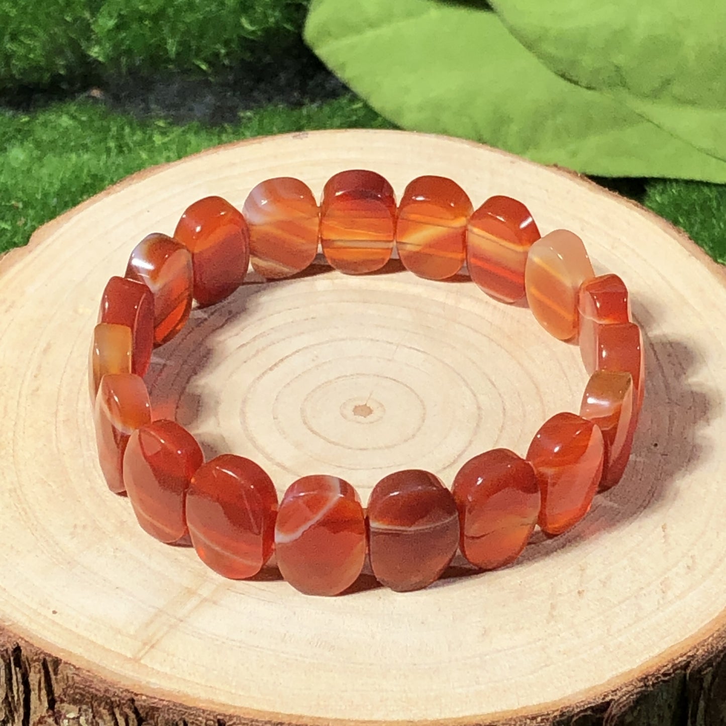 Ovales Armband aus natürlichem Achat, handgefertigt.