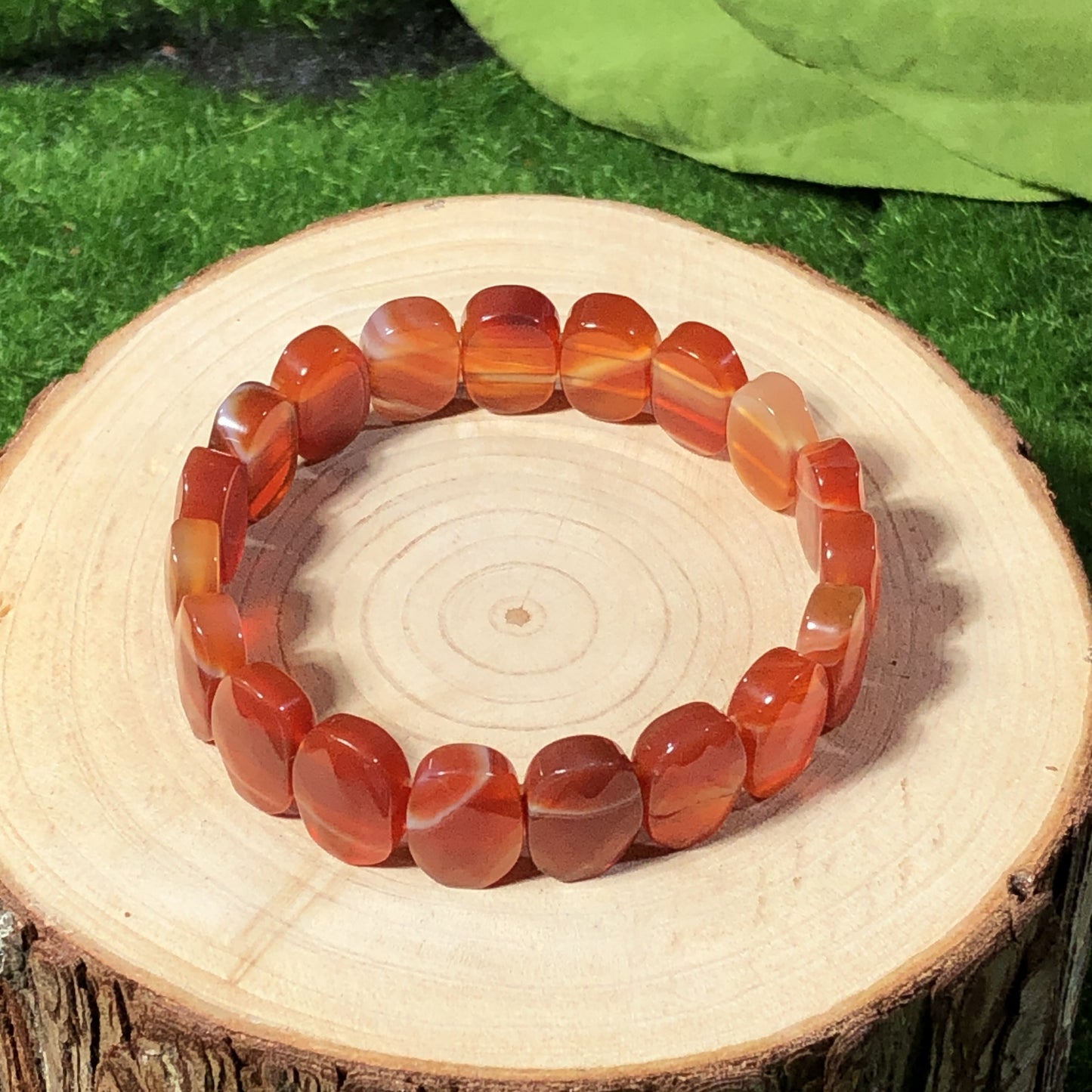 Ovales Armband aus natürlichem Achat, handgefertigt.