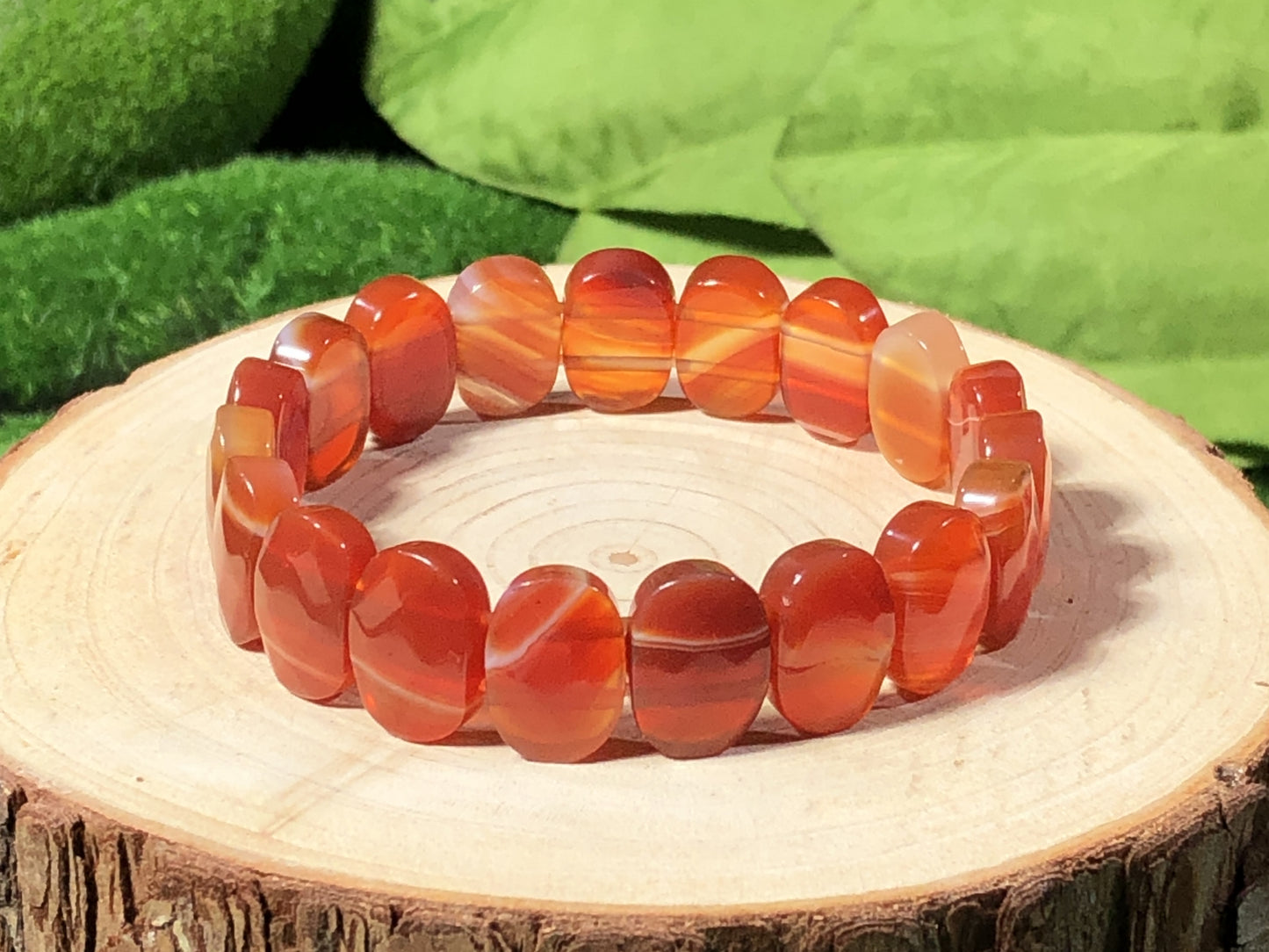 Ovales Armband aus natürlichem Achat, handgefertigt.