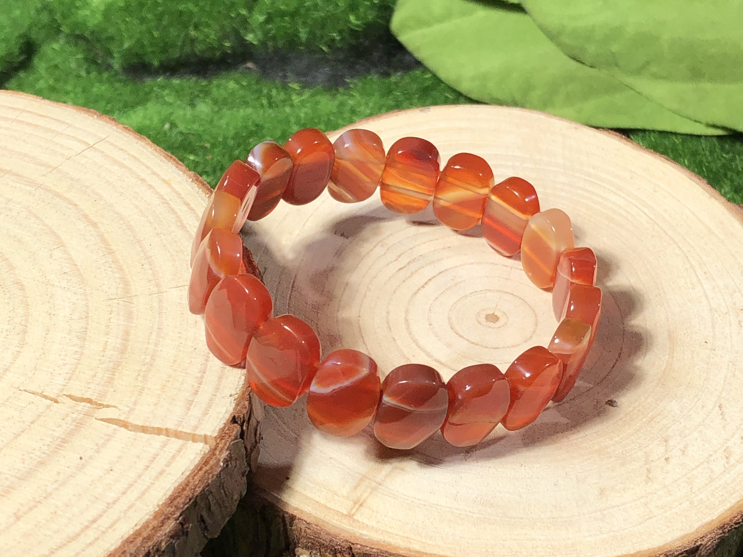 Ovales Armband aus natürlichem Achat, handgefertigt.