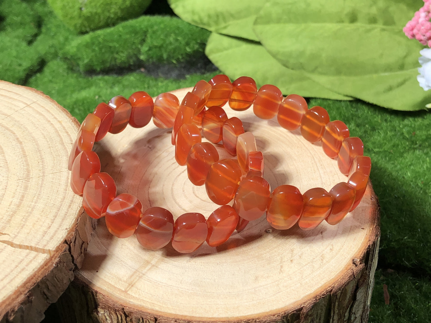 Ovales Armband aus natürlichem Achat, handgefertigt.