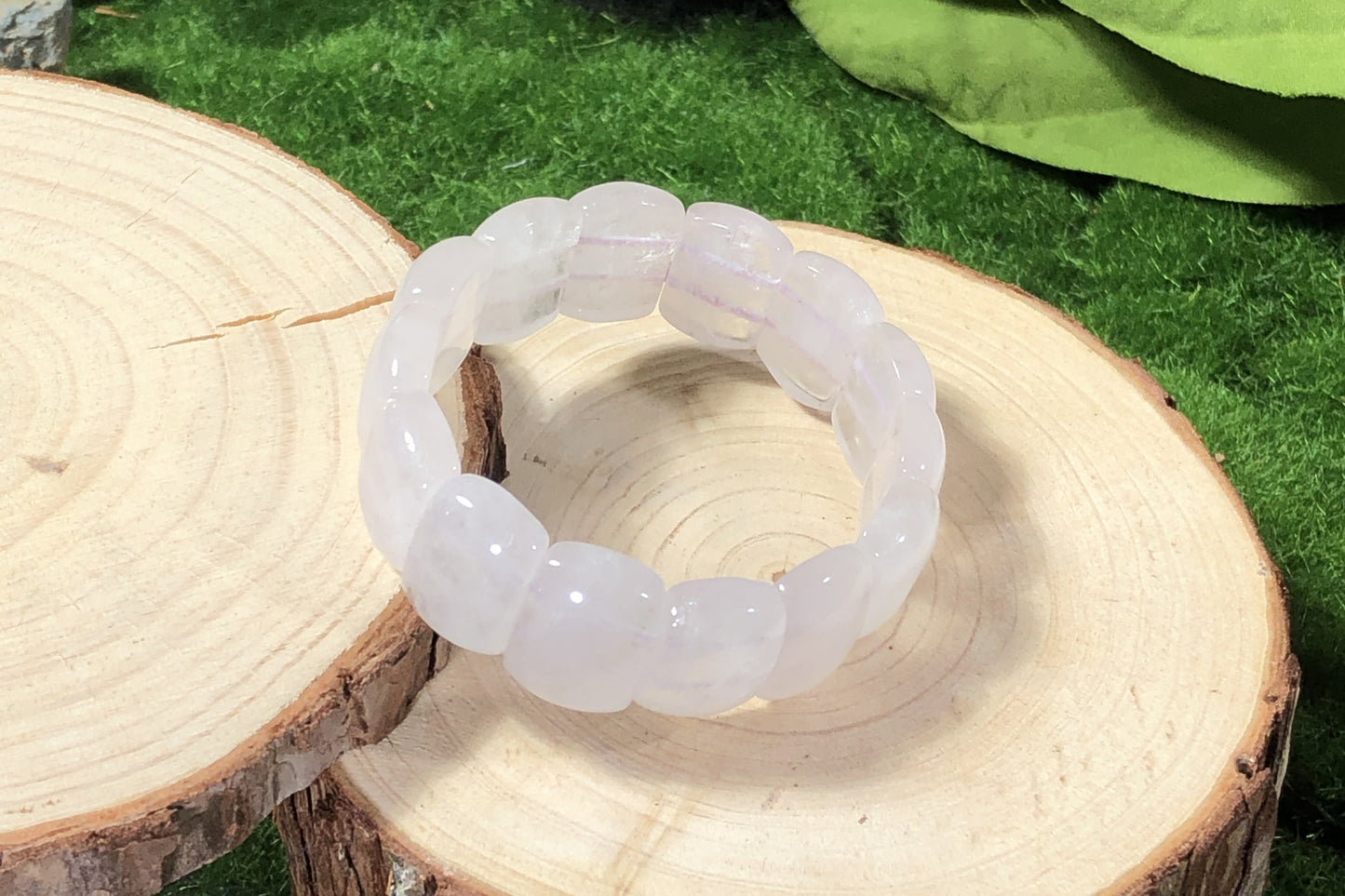 Armband aus natürlichem weißen Kristallwürfel, handgefertigt.