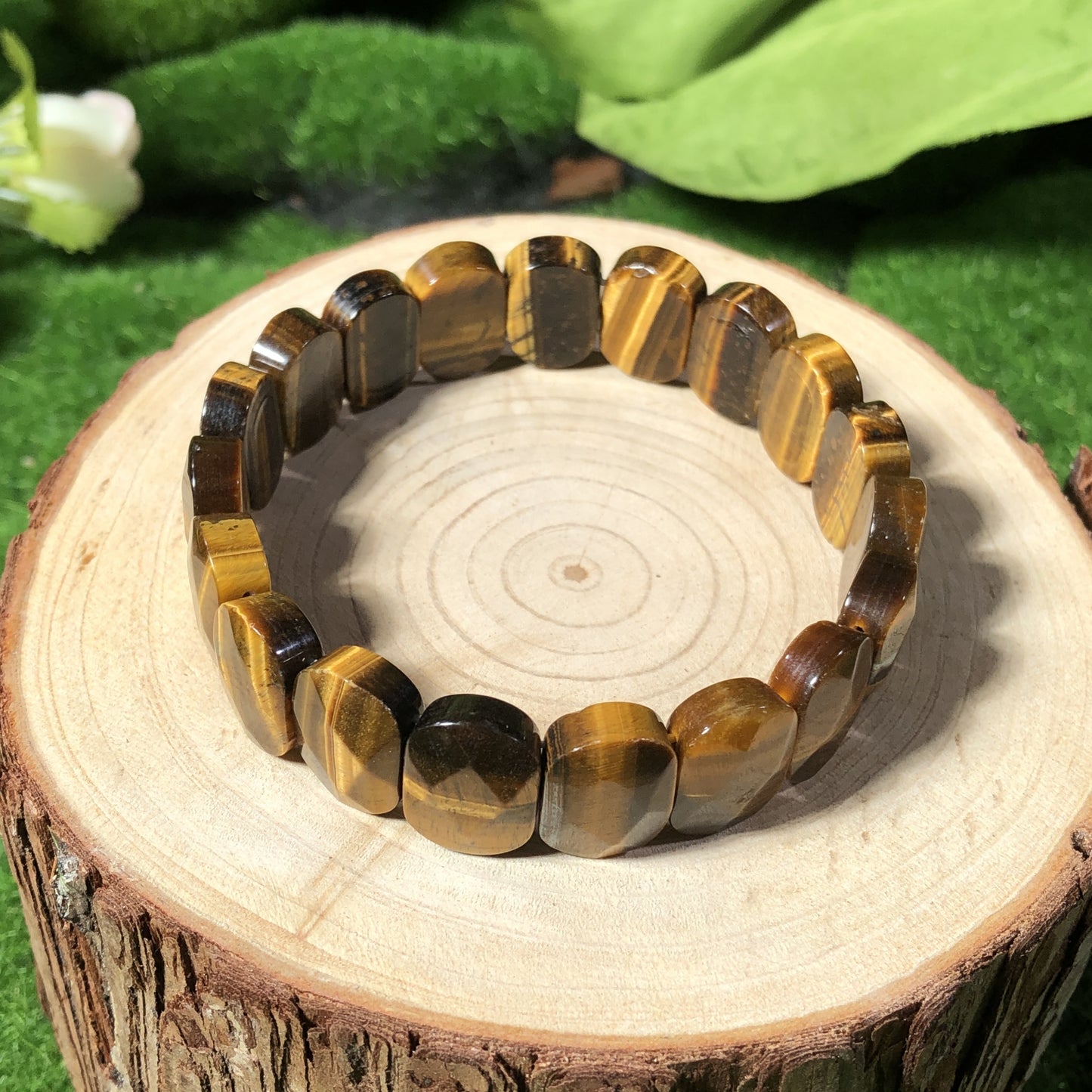 Armband aus natürlichem gelbem Tigerauge mit ovalem Facettenschliff, handgefertigt.