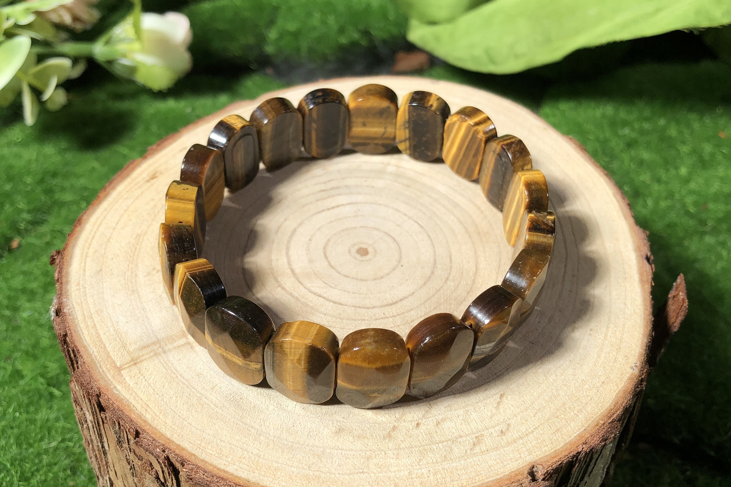 Armband aus natürlichem gelbem Tigerauge mit ovalem Facettenschliff, handgefertigt.