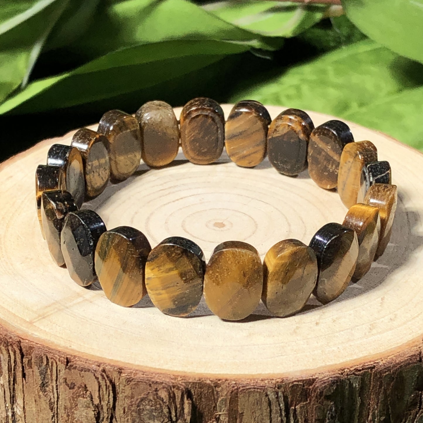 Natürliches, oval facettiertes Tigerauge-Armband, handgefertigt.