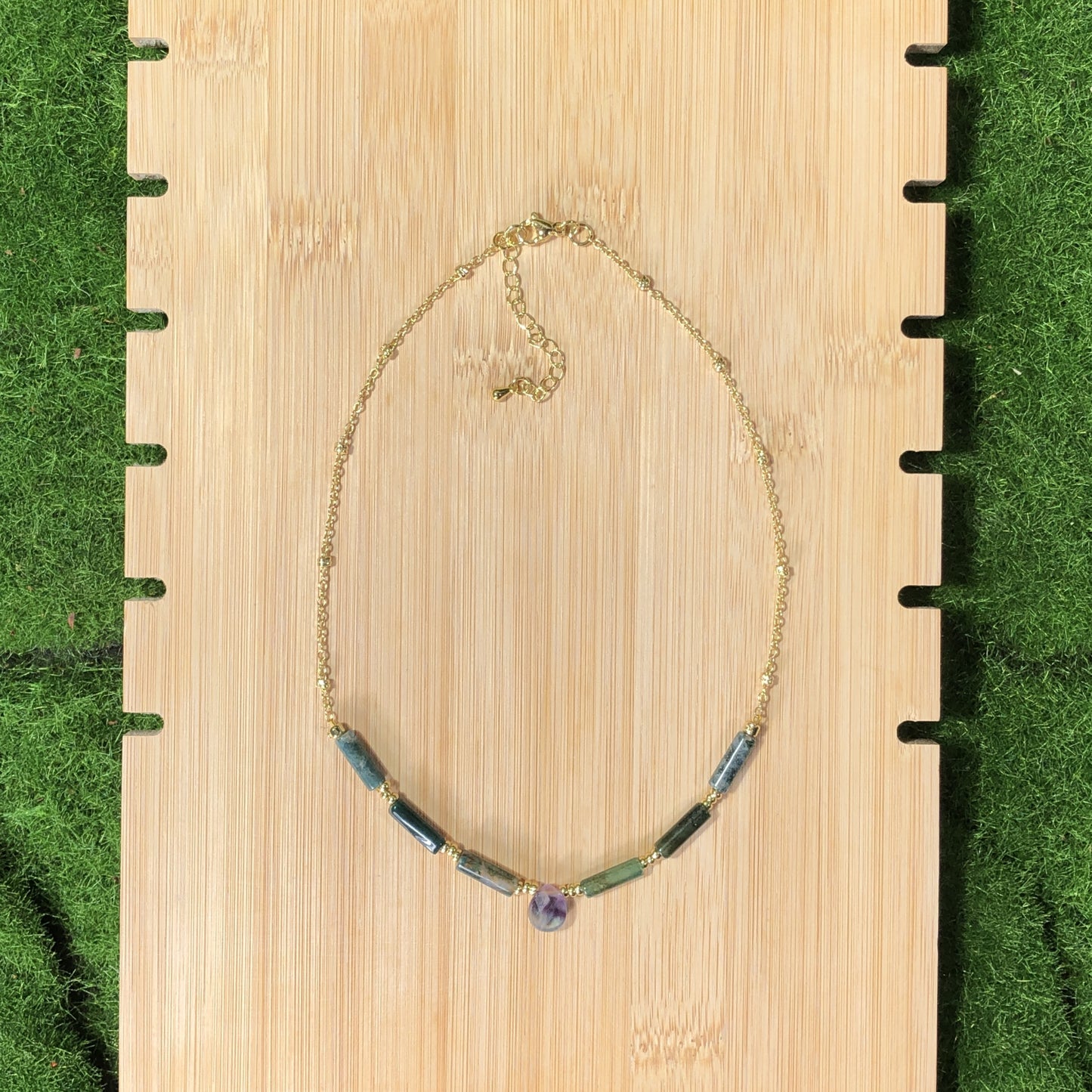 Halskette aus natürlichem Achat, kupferplattiert mit 14-karätigem Gold, handgefertigt.