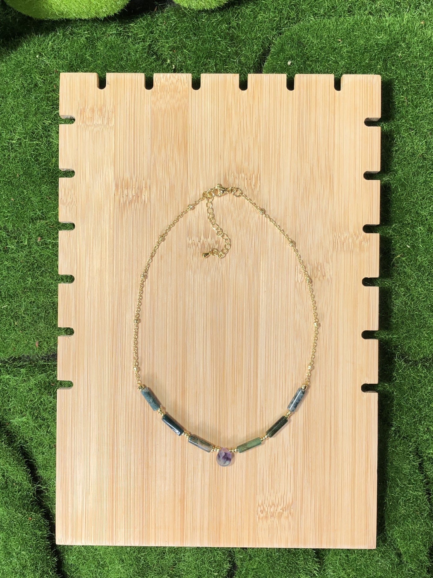 Halskette aus natürlichem Achat, kupferplattiert mit 14-karätigem Gold, handgefertigt.