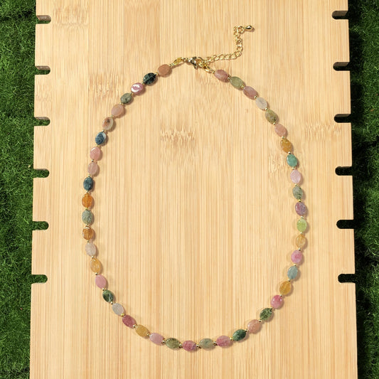 Halskette aus natürlichem Turmalin, kupferplattiert mit 14-karätigem Gold, handgefertigt.