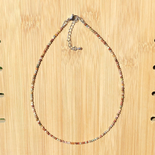 Halskette aus natürlichem Achat, kugelförmige facettierte Perlen, handgefertigt.