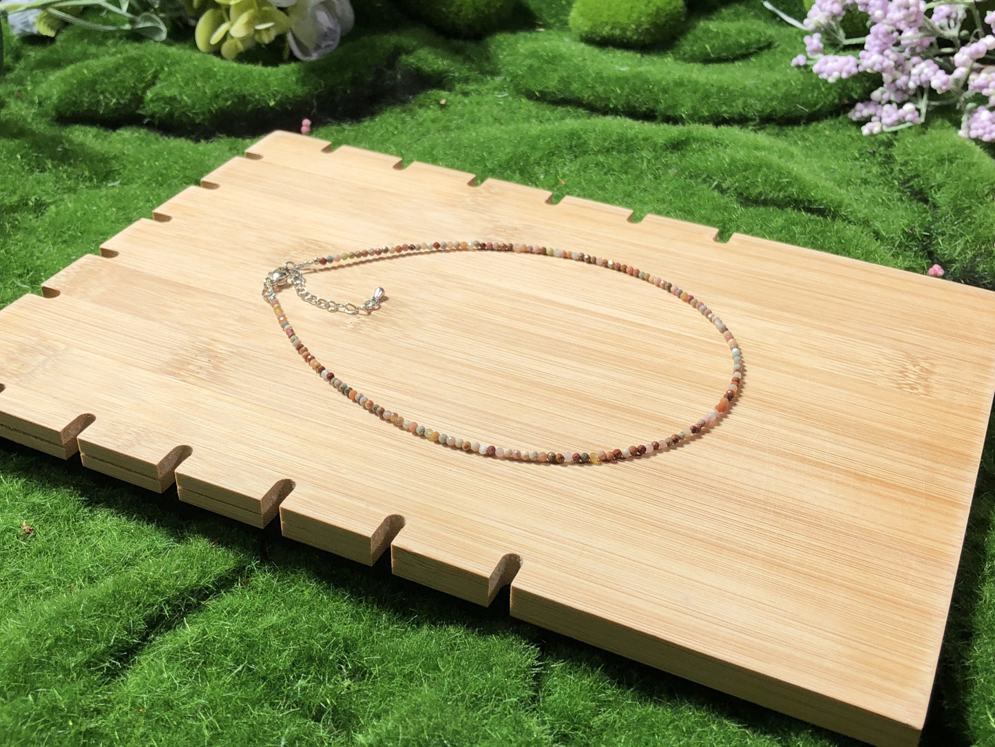 Halskette aus natürlichem Achat, kugelförmige facettierte Perlen, handgefertigt.