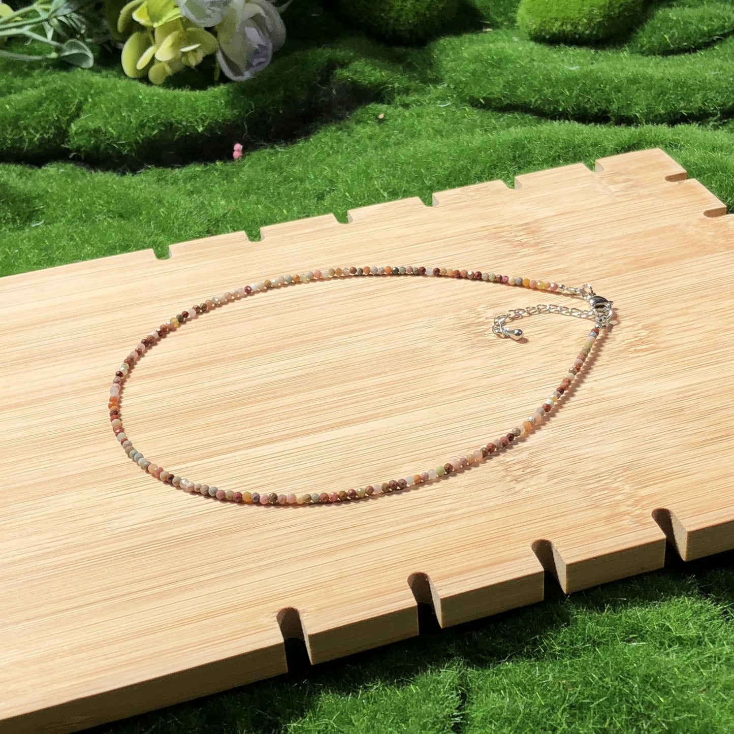 Halskette aus natürlichem Achat, kugelförmige facettierte Perlen, handgefertigt.