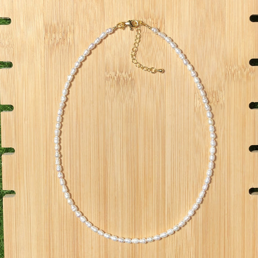 Halskette aus natürlichen Süßwasserperlen, Kupferkette, 14-karätig vergoldet, handgefertigt.