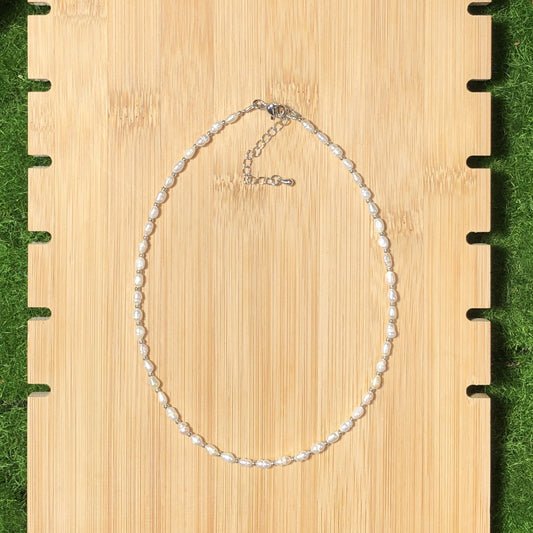 Halskette aus natürlichen Süßwasserperlen, handgefertigt