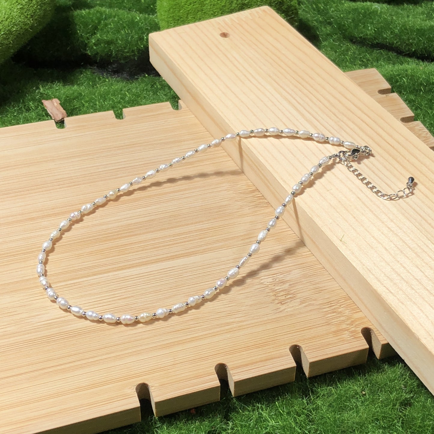Halskette aus natürlichen Süßwasserperlen, handgefertigt