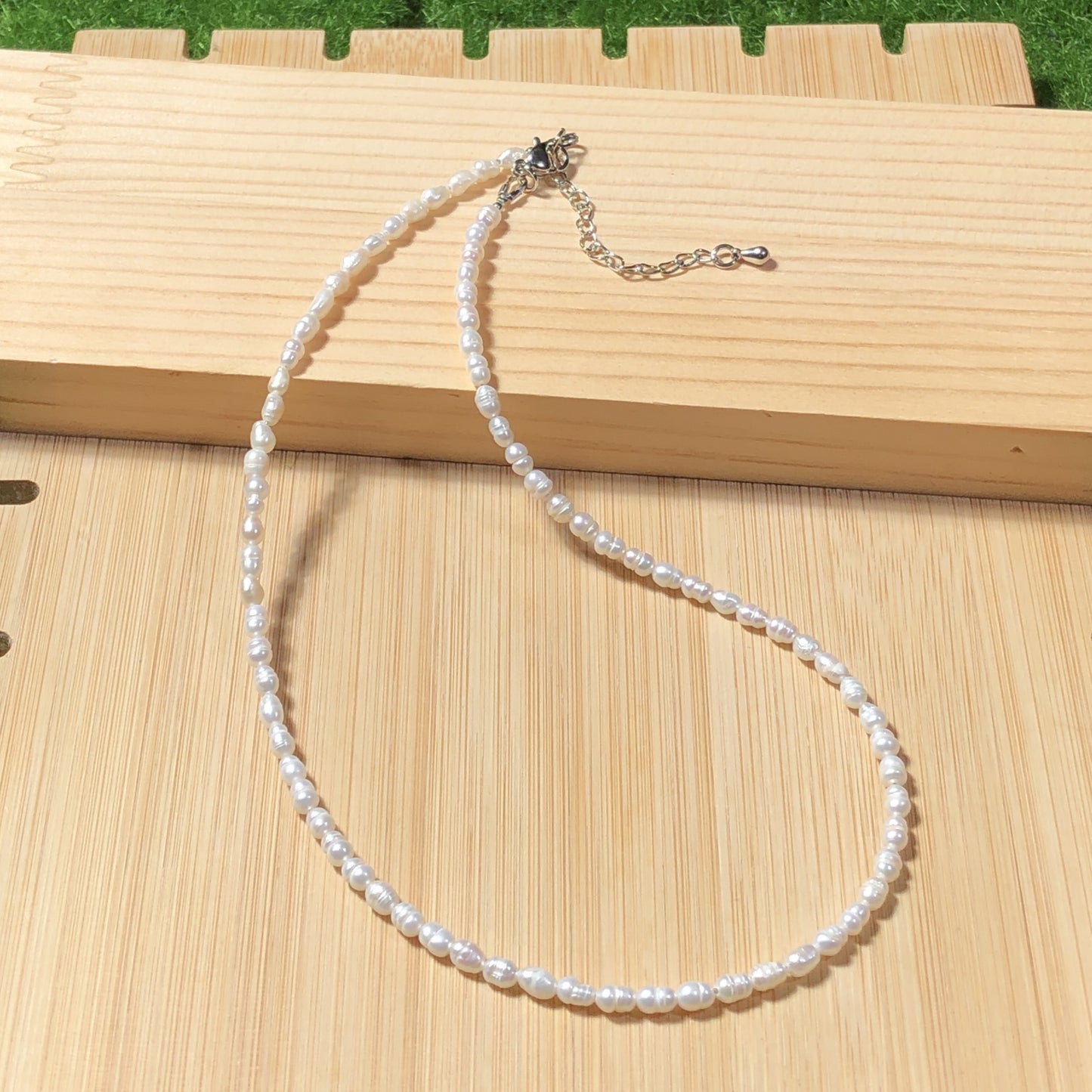 Halskette aus natürlichen Süßwasserperlen, handgefertigt