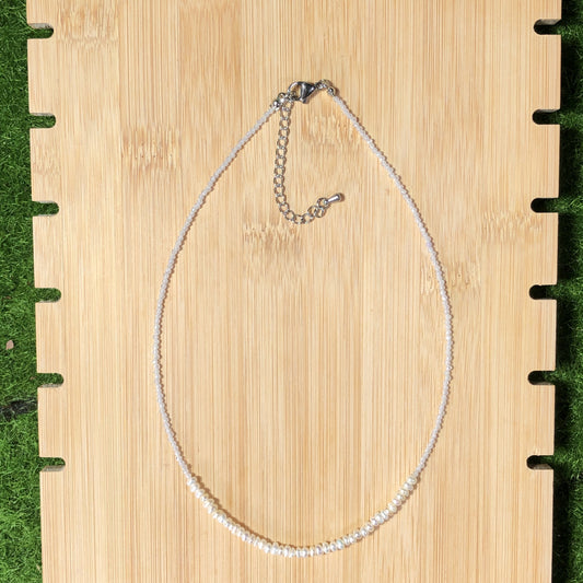 Halskette aus natürlichen Süßwasserperlen, handgefertigt