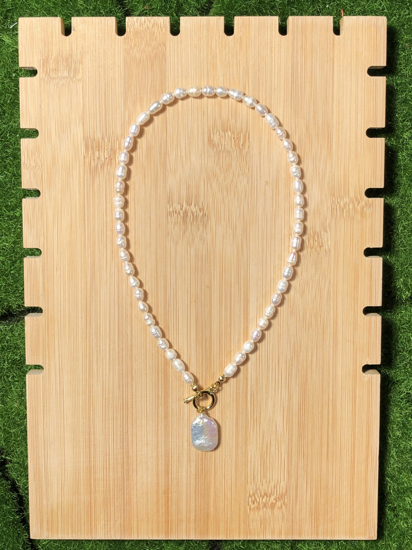 Halskette aus natürlichen Süßwasserperlen, handgefertigt
