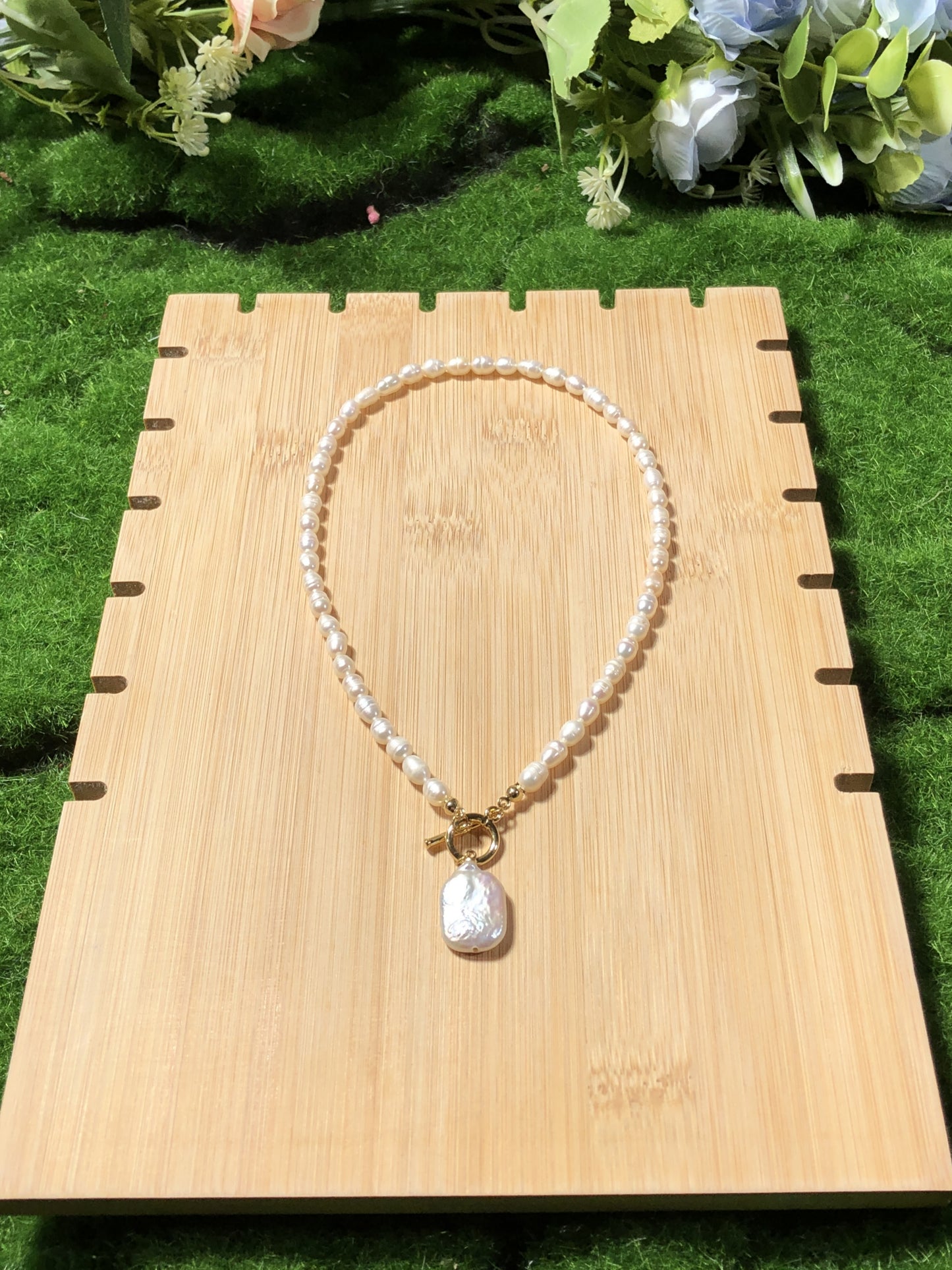 Halskette aus natürlichen Süßwasserperlen, handgefertigt