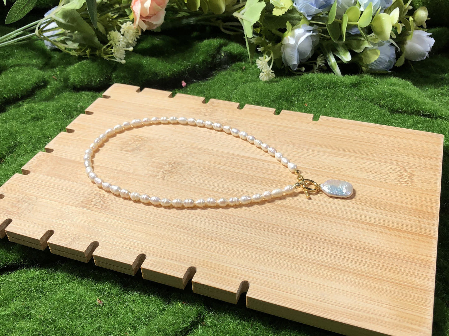 Halskette aus natürlichen Süßwasserperlen, handgefertigt