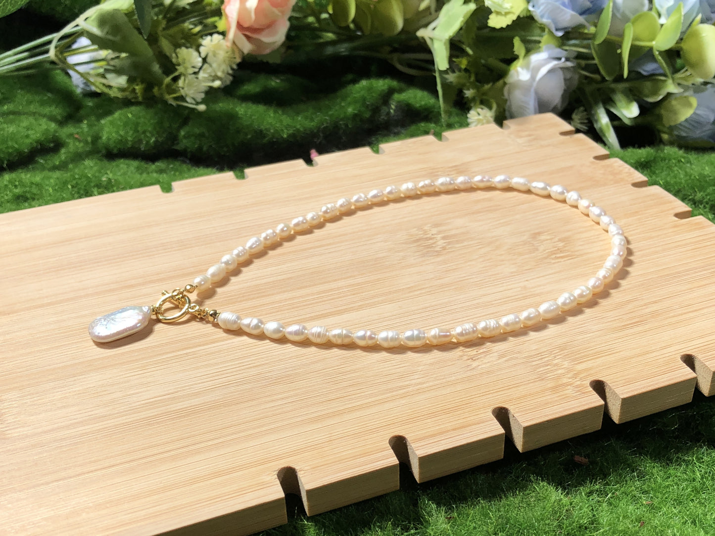 Halskette aus natürlichen Süßwasserperlen, handgefertigt