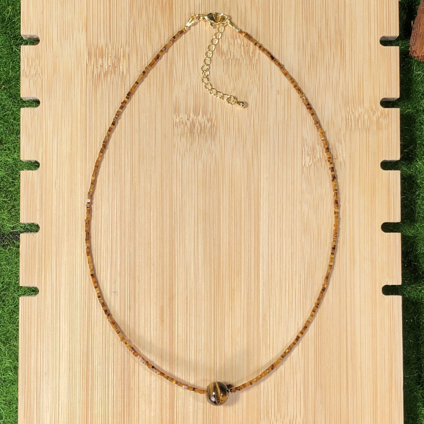 Natürliche quadratische Tigeraugen-Halskette, handgefertigt.