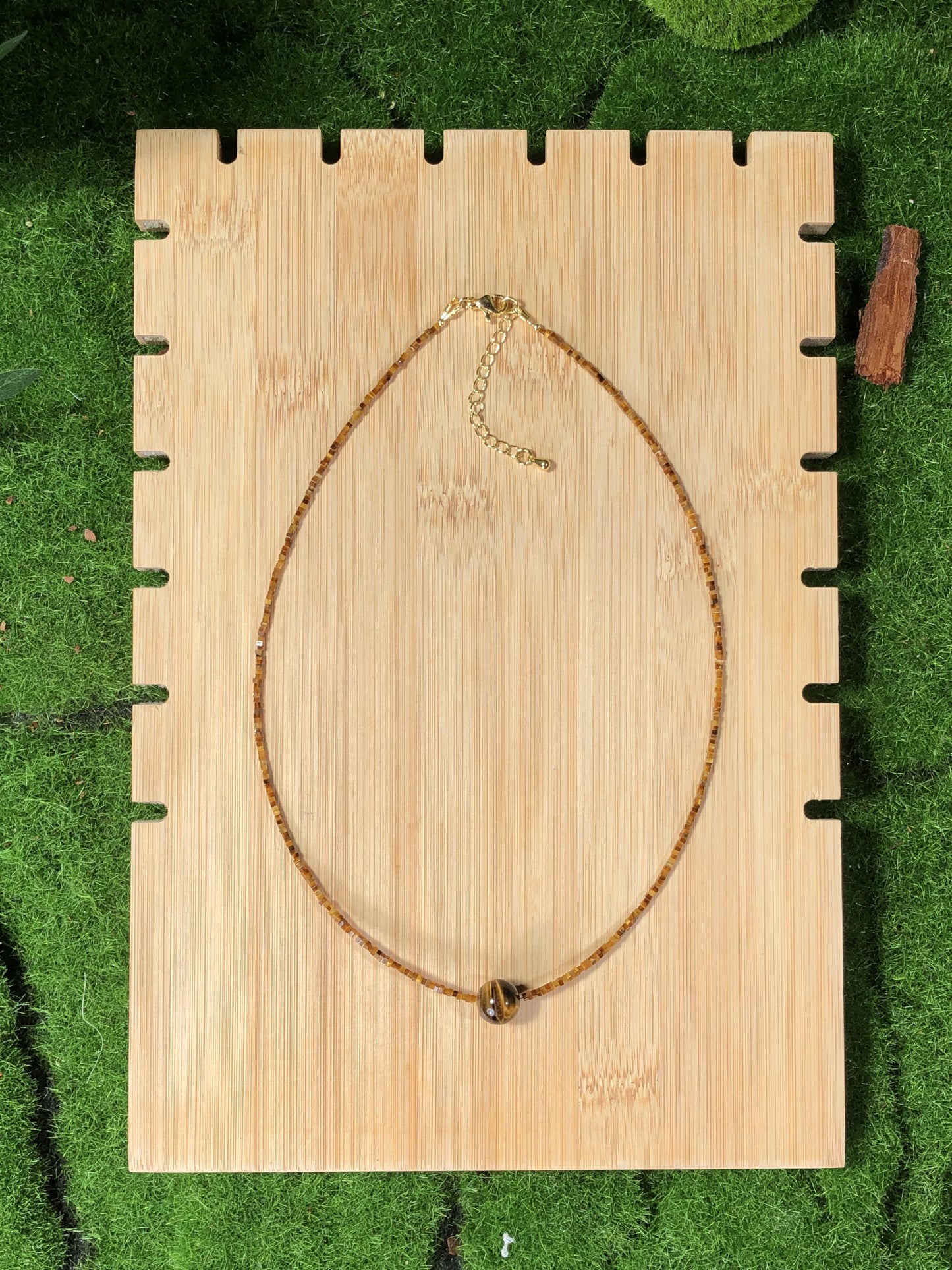 Natürliche quadratische Tigeraugen-Halskette, handgefertigt.