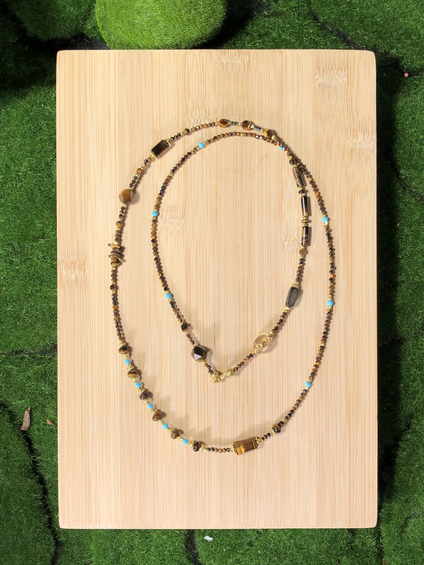 Halskette aus natürlichem Tigerauge, 14-karätig vergoldete Kupferkette, handgefertigt.