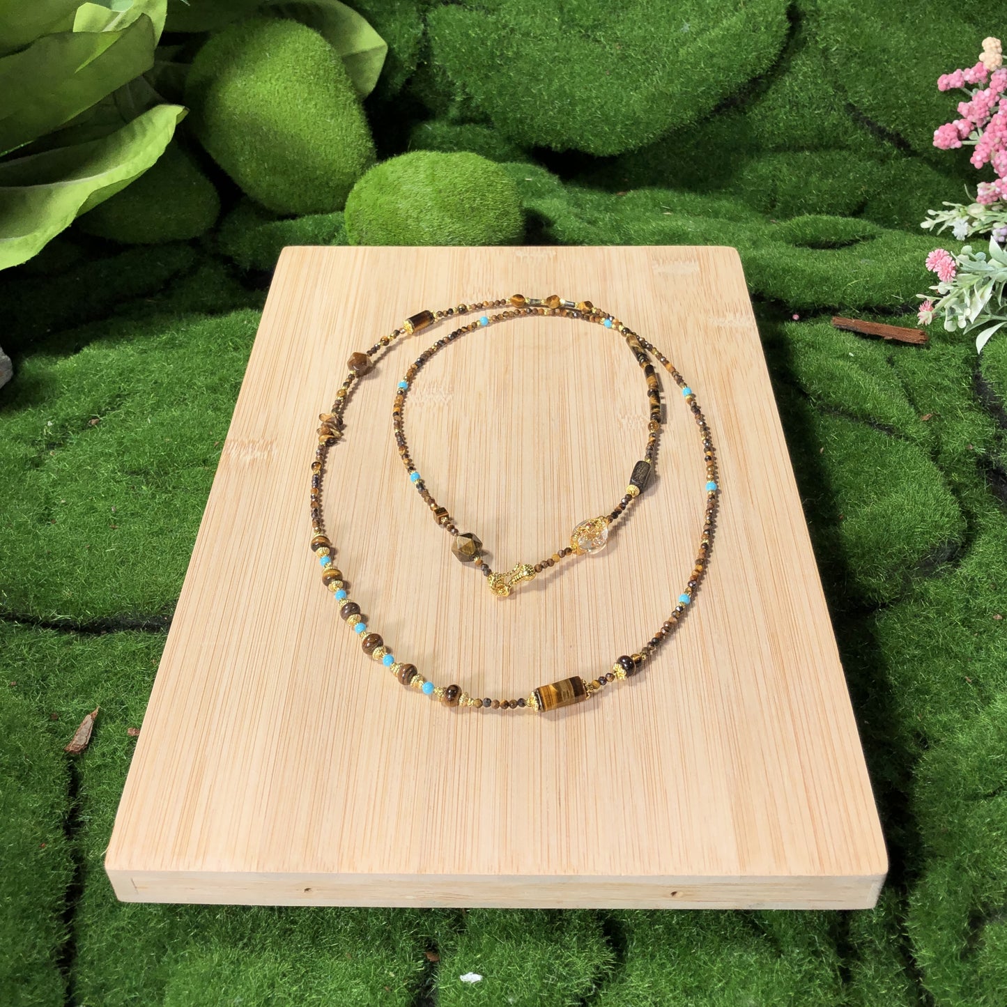 Halskette aus natürlichem Tigerauge, 14-karätig vergoldete Kupferkette, handgefertigt.