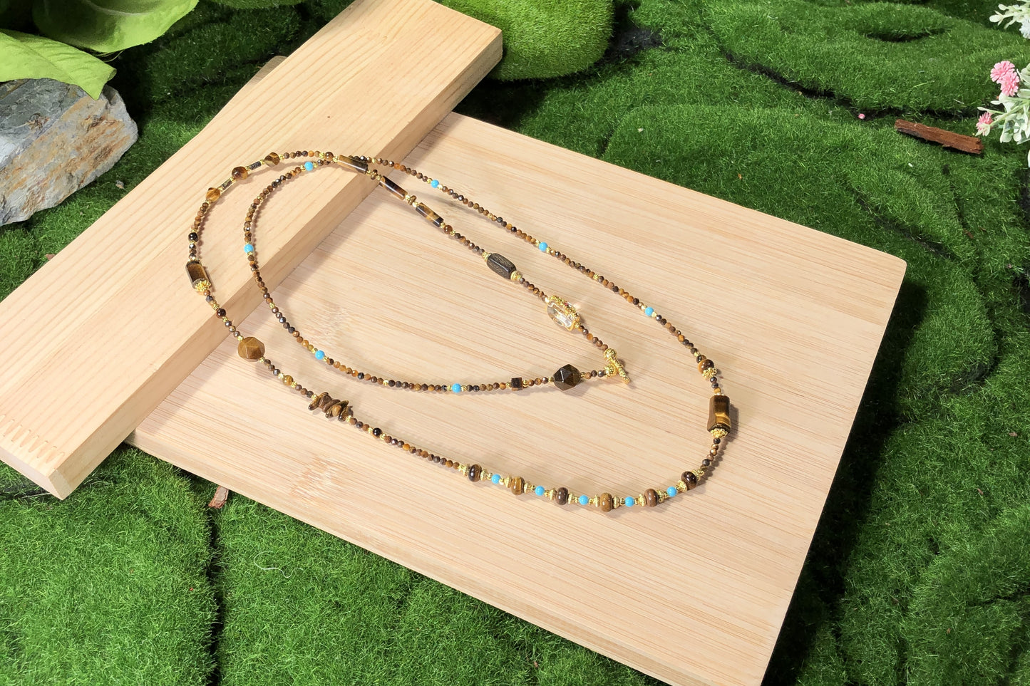 Halskette aus natürlichem Tigerauge, 14-karätig vergoldete Kupferkette, handgefertigt.