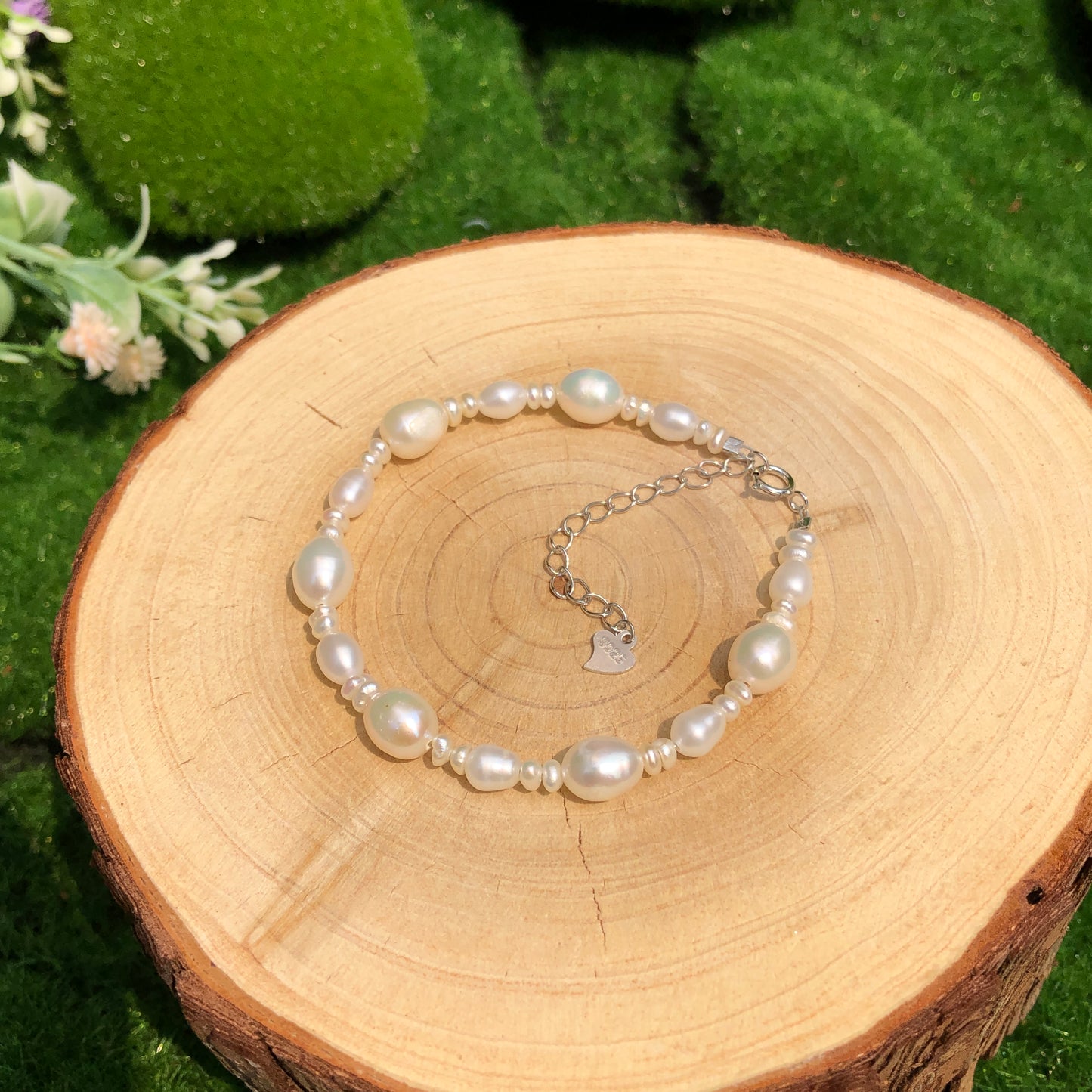 Armband aus natürlichen Süßwasserperlen, handgefertigt