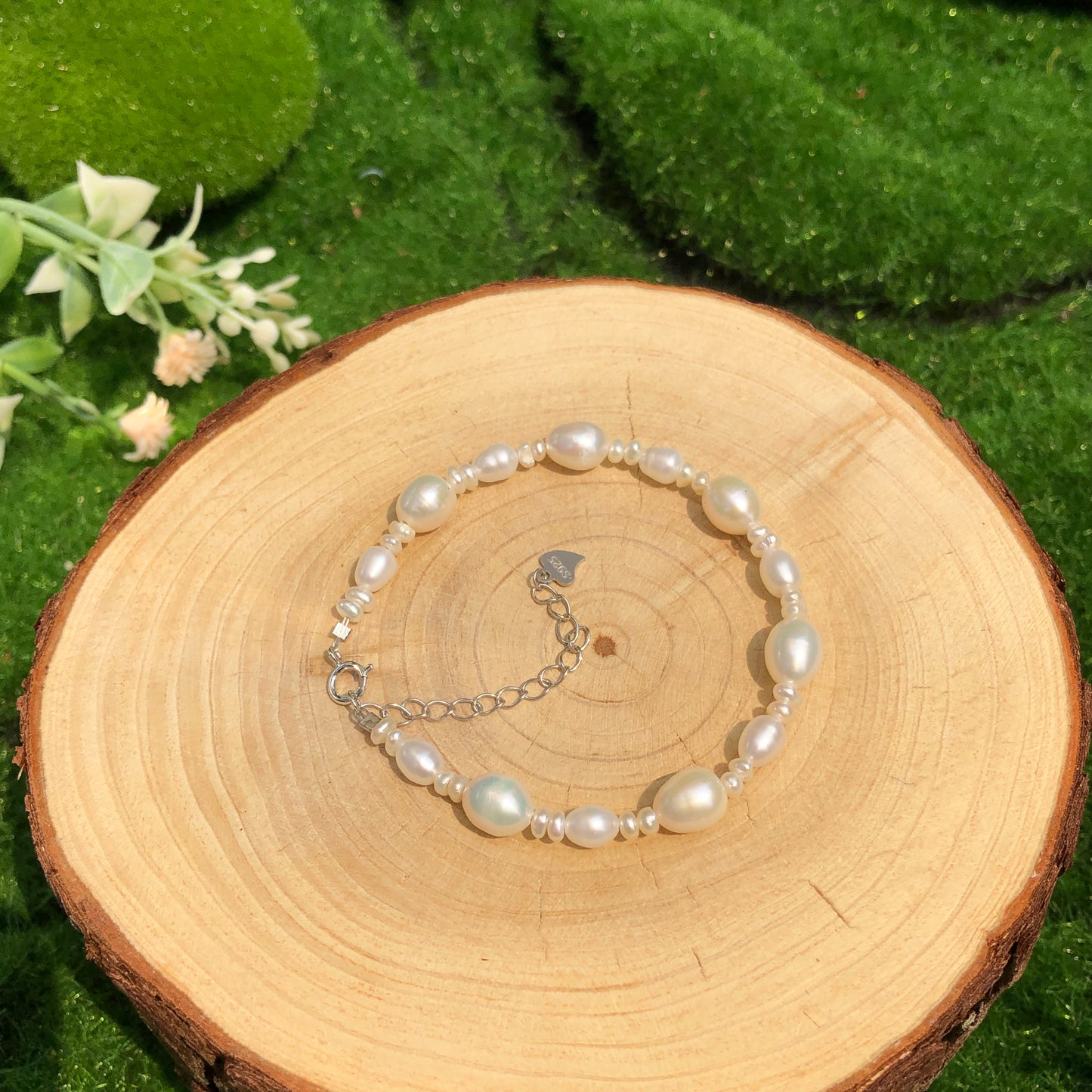 Armband aus natürlichen Süßwasserperlen, handgefertigt