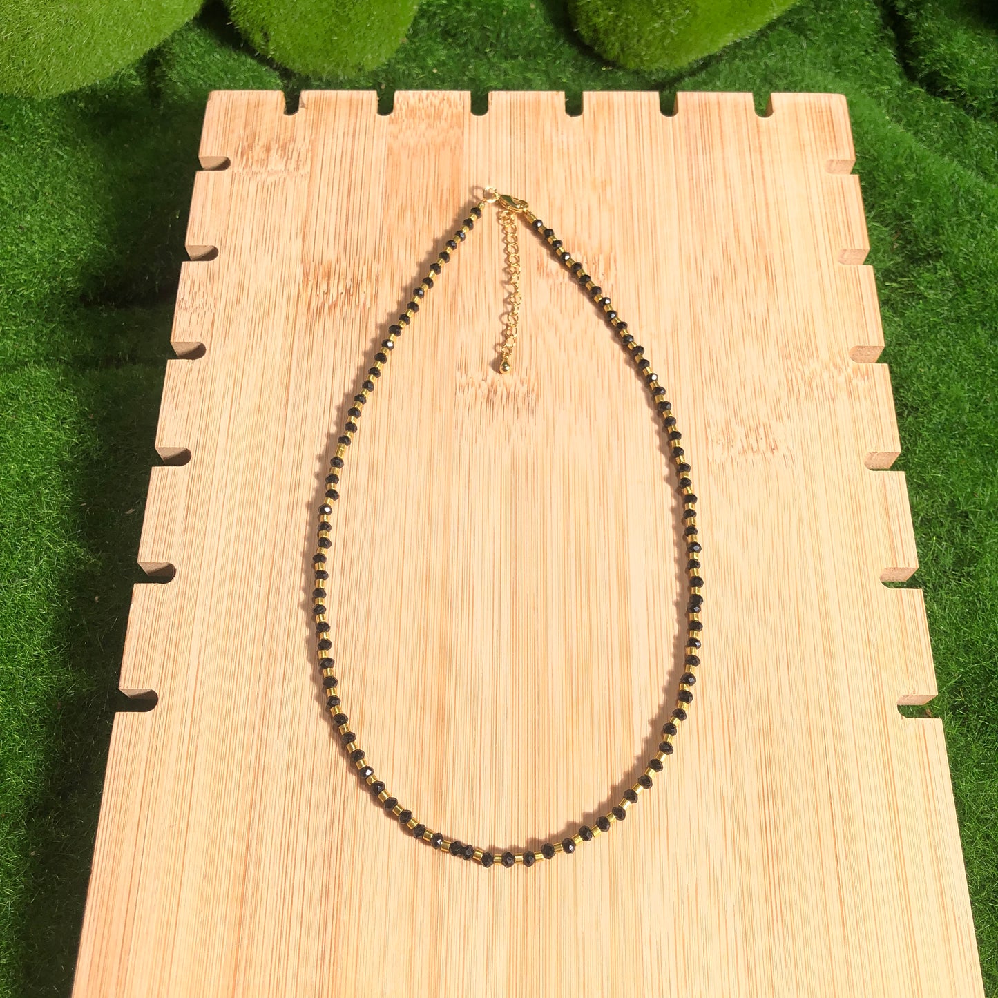 Zarte schwarze Spinellkette, Kupfer mit 14K Gold plattiert, handgefertigt